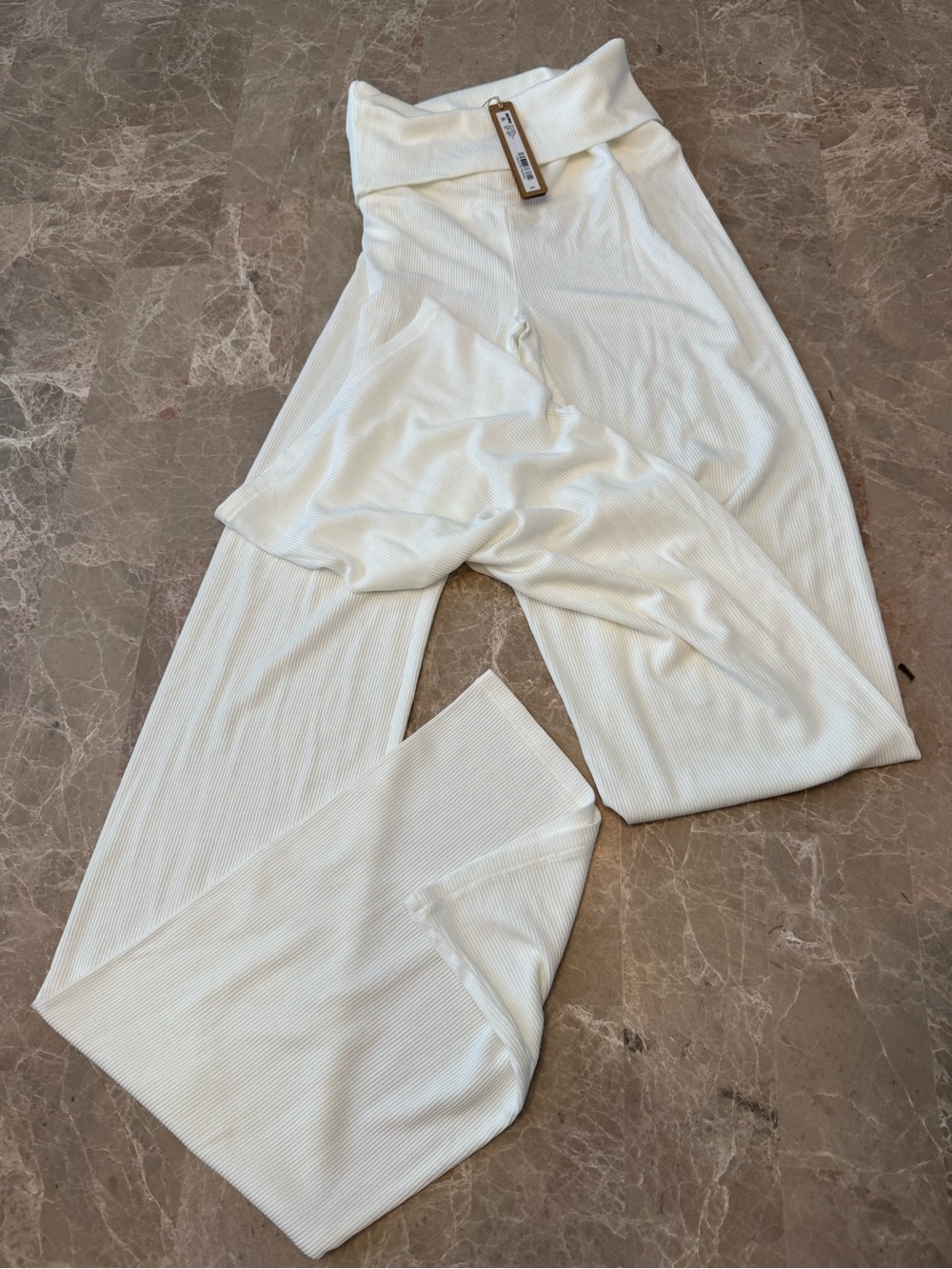 SKIMS SOFT LOUNGE
FOLD OVER PANT - Picture 8 of 8